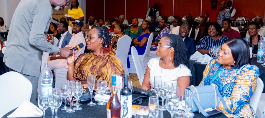 Lancement du livre “7 à 77 ans” de Maître Josette Atade