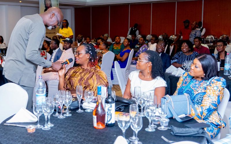 Lancement du livre “7 à 77 ans” de Maître Josette Atade